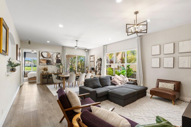 112 Isle Verde Way, Palm Beach Gardens, FL 33418