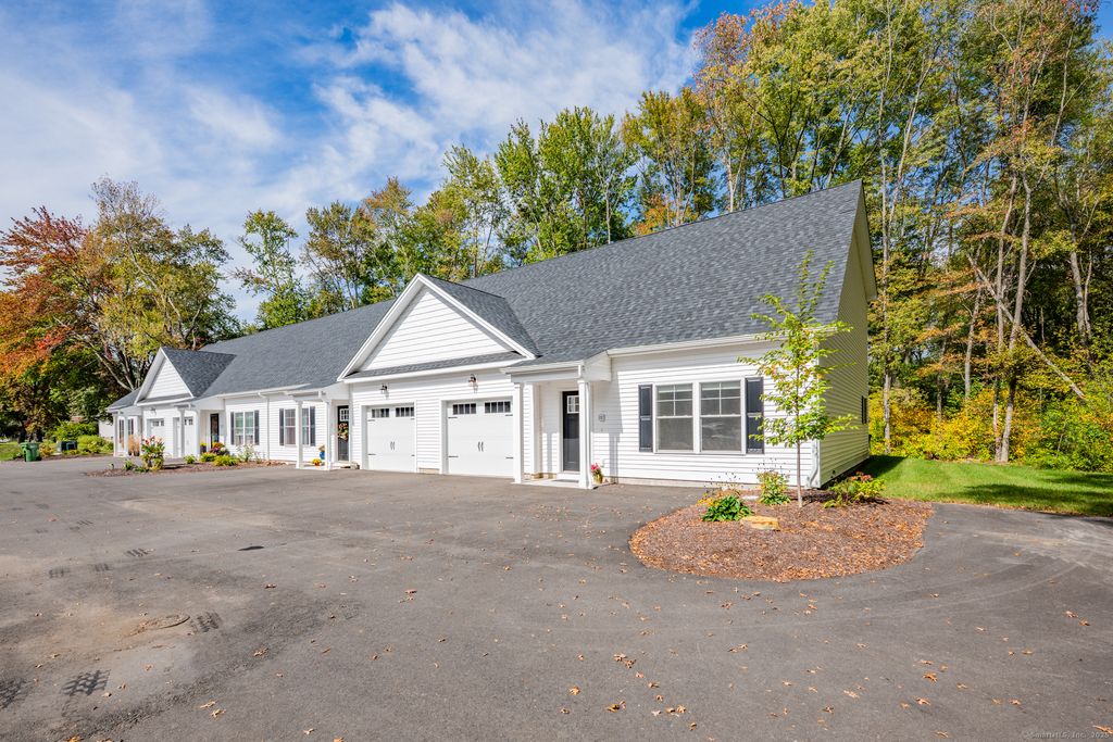 180 South Washington Street 12, Plainville, CT 06062