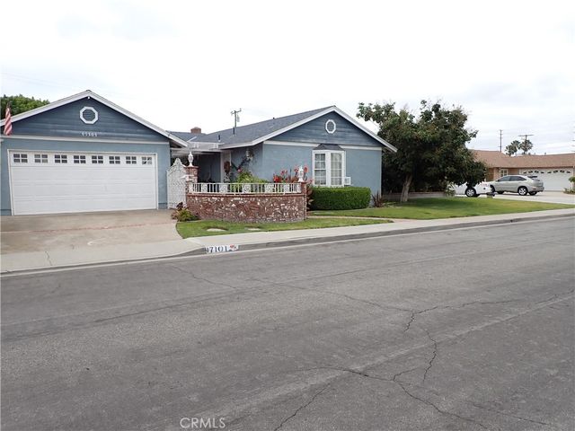 17101 Hague, Huntington Beach, CA 92647