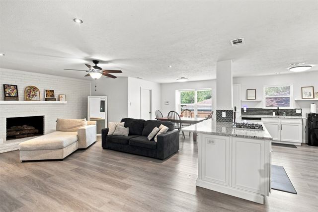 2021 Meadowcreek Drive, Plano, TX 75074