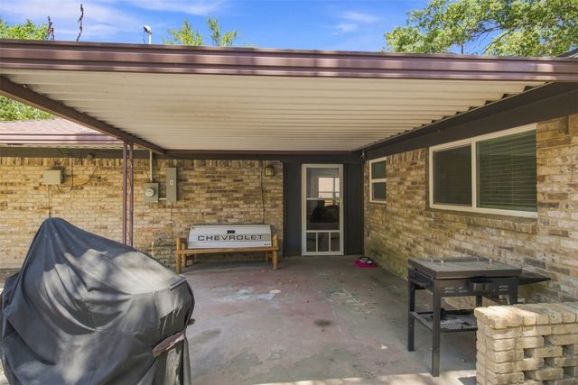 2021 Meadowcreek Drive, Plano, TX 75074