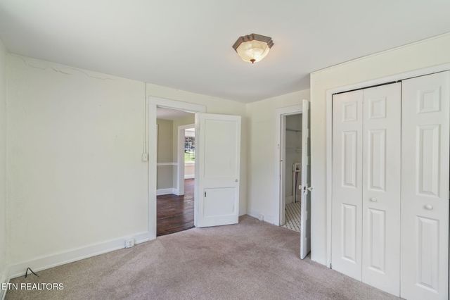 8200 Nubbin Ridge Rd, Knoxville, TN 37919