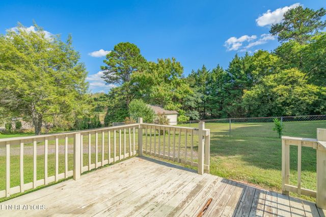8200 Nubbin Ridge Rd, Knoxville, TN 37919