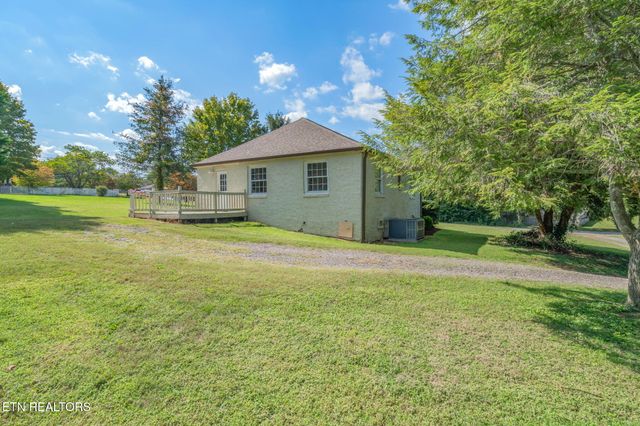 8200 Nubbin Ridge Rd, Knoxville, TN 37919