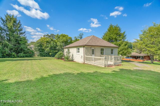 8200 Nubbin Ridge Rd, Knoxville, TN 37919