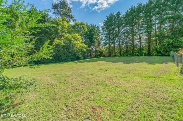 8200 Nubbin Ridge Rd, Knoxville, TN 37919