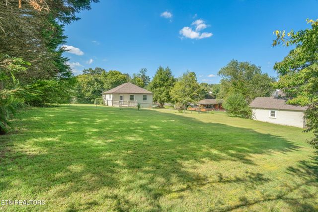 8200 Nubbin Ridge Rd, Knoxville, TN 37919