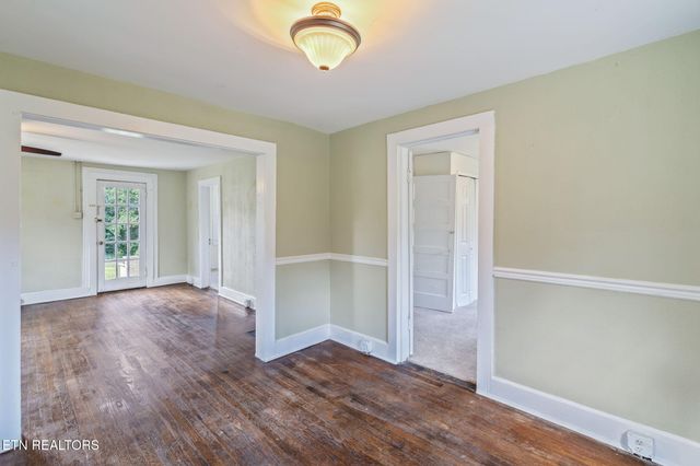 8200 Nubbin Ridge Rd, Knoxville, TN 37919