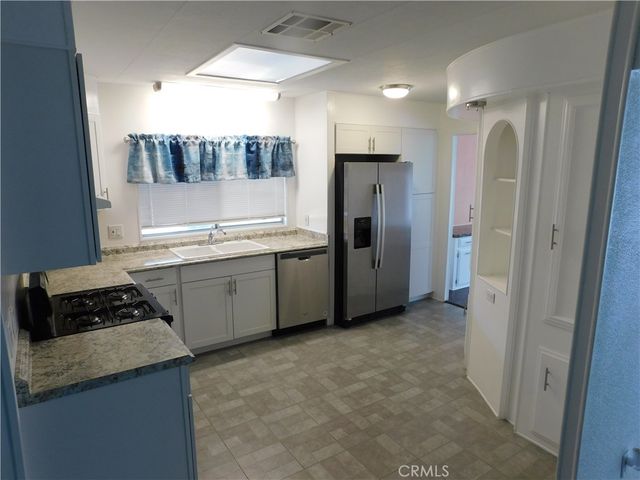 1525 W Oakland Avenue 99, Hemet, CA 92543