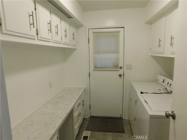 1525 W Oakland Avenue 99, Hemet, CA 92543