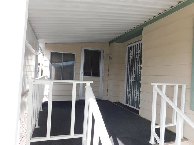 1525 W Oakland Avenue 99, Hemet, CA 92543
