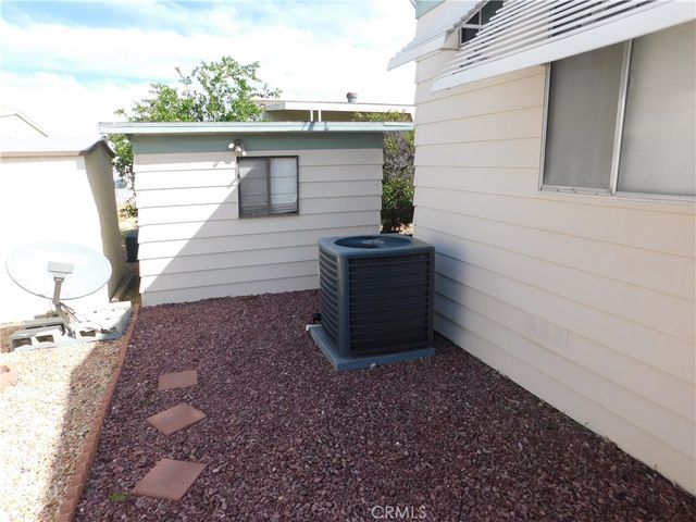 1525 W Oakland Avenue 99, Hemet, CA 92543