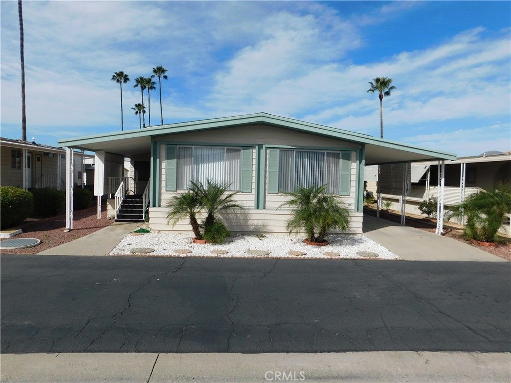 1525 W Oakland Avenue 99, Hemet, CA 92543