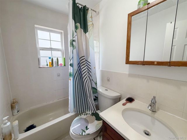 64-32 Perry Avenue, Maspeth, NY 11378