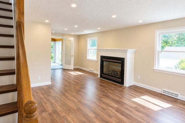 117 Lexington Ave, Lowell, MA 01854