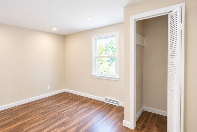 117 Lexington Ave, Lowell, MA 01854