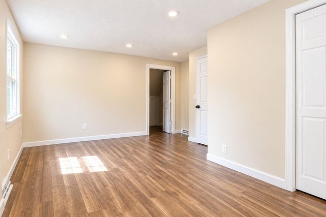 117 Lexington Ave, Lowell, MA 01854