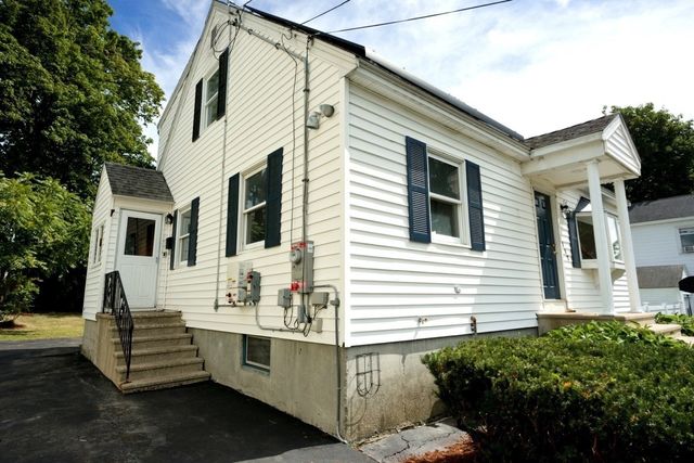 117 Lexington Ave, Lowell, MA 01854