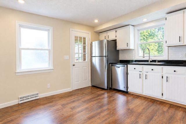117 Lexington Ave, Lowell, MA 01854