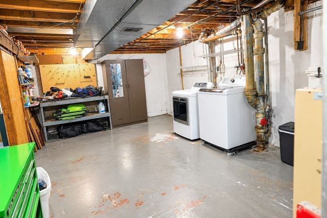 117 Lexington Ave, Lowell, MA 01854