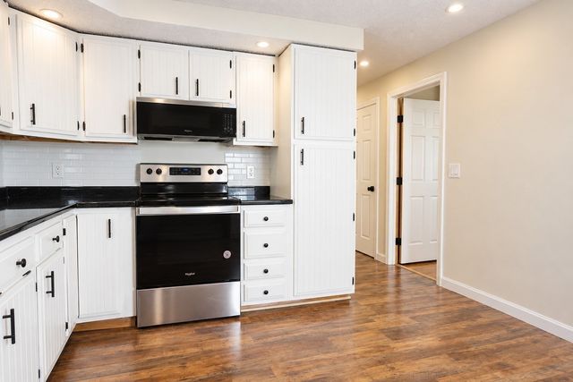 117 Lexington Ave, Lowell, MA 01854