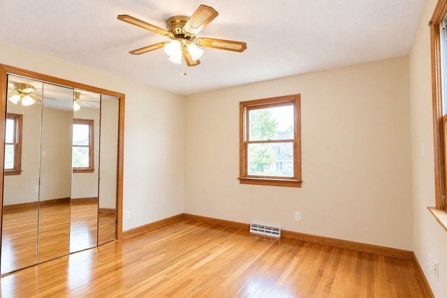 117 Lexington Ave, Lowell, MA 01854