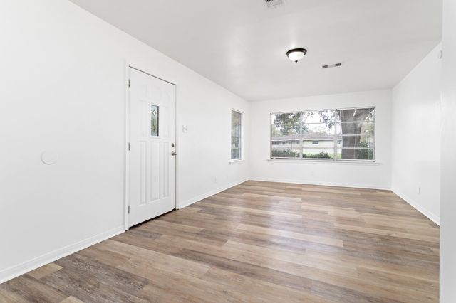 413 Gardenia Avenue, Orange, TX 77630