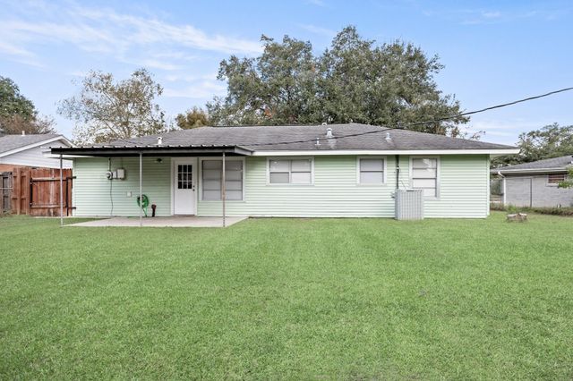 413 Gardenia Avenue, Orange, TX 77630
