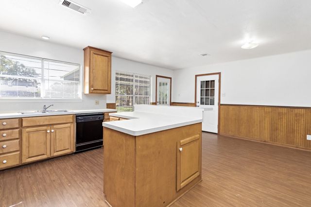 413 Gardenia Avenue, Orange, TX 77630