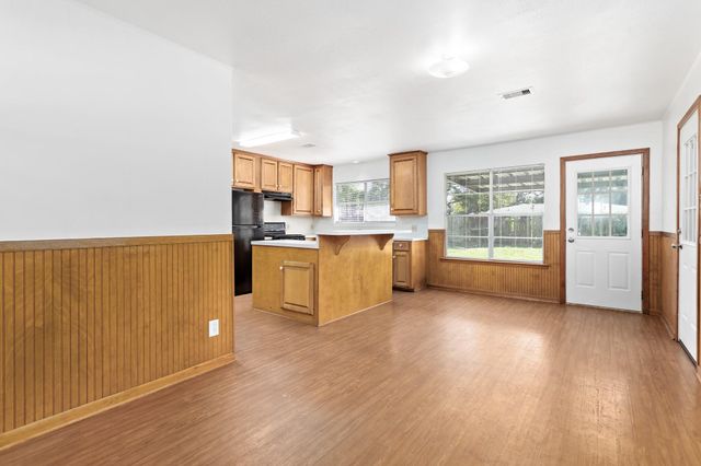 413 Gardenia Avenue, Orange, TX 77630