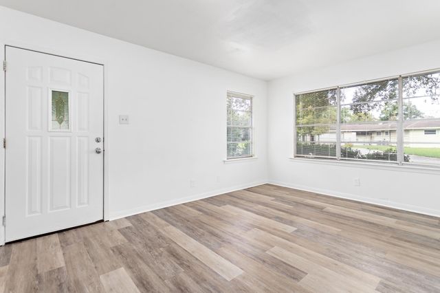 413 Gardenia Avenue, Orange, TX 77630