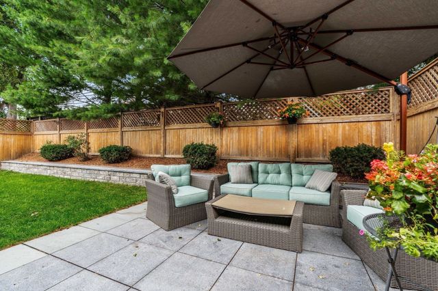 65 Crescent Rd 65, Needham, MA 02494