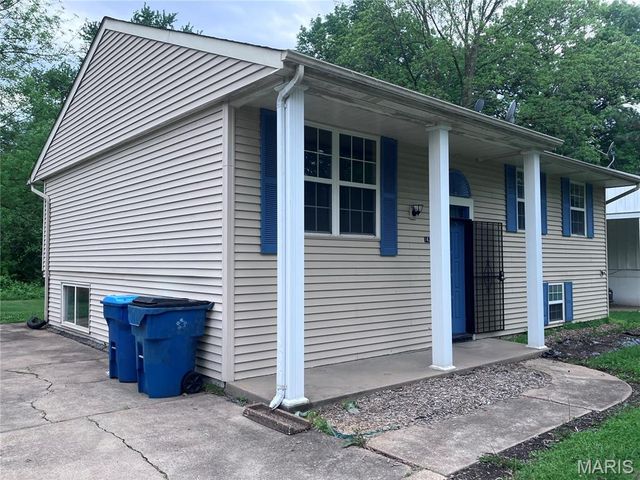 1420 Columbus Drive, St Louis, MO 63138