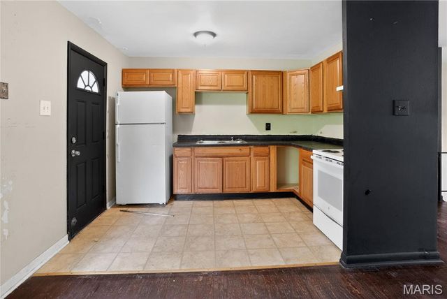 1420 Columbus Drive, St Louis, MO 63138