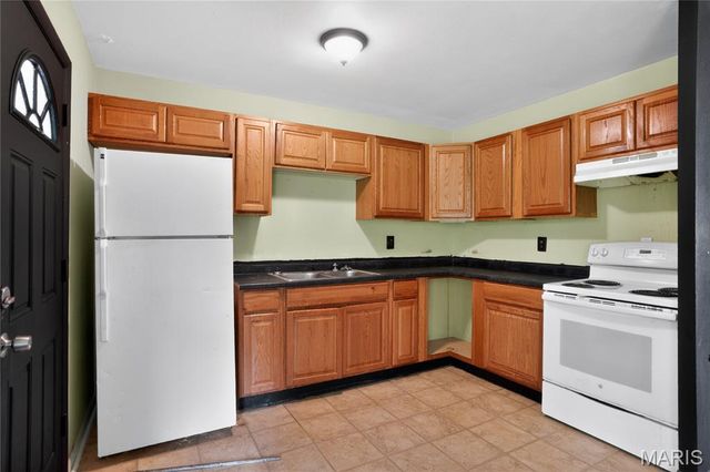 1420 Columbus Drive, St Louis, MO 63138