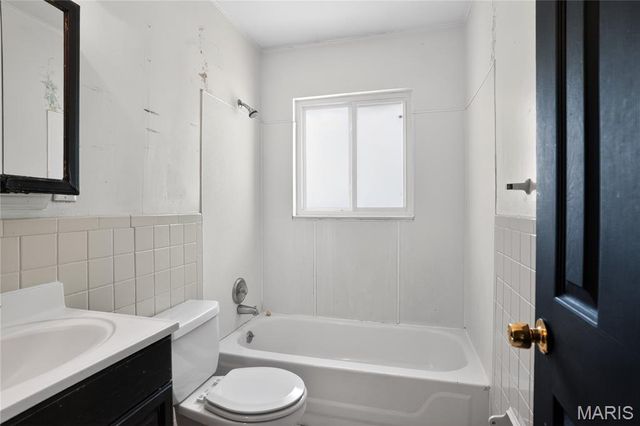 1420 Columbus Drive, St Louis, MO 63138