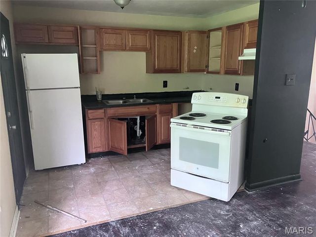 1420 Columbus Drive, St Louis, MO 63138