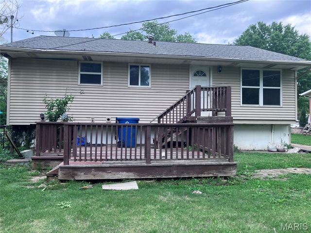 1420 Columbus Drive, St Louis, MO 63138