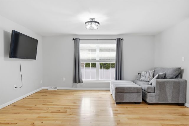 16 Shilah Drive, Derry, NH 03038