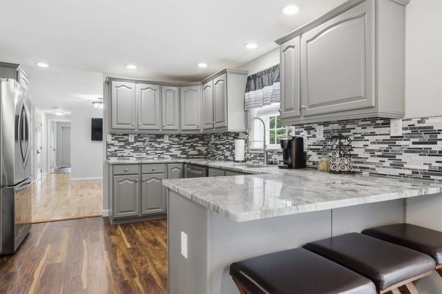 16 Shilah Drive, Derry, NH 03038