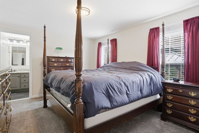 16 Shilah Drive, Derry, NH 03038