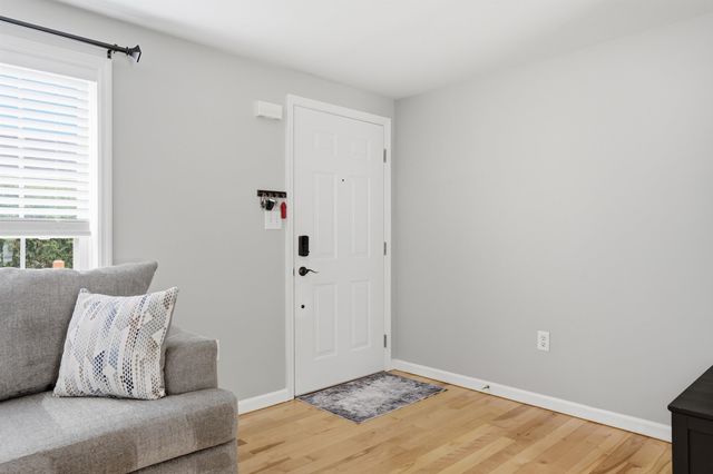 16 Shilah Drive, Derry, NH 03038