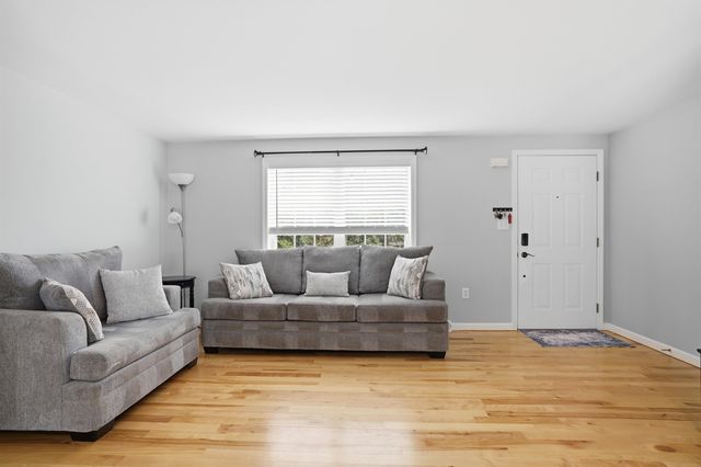 16 Shilah Drive, Derry, NH 03038