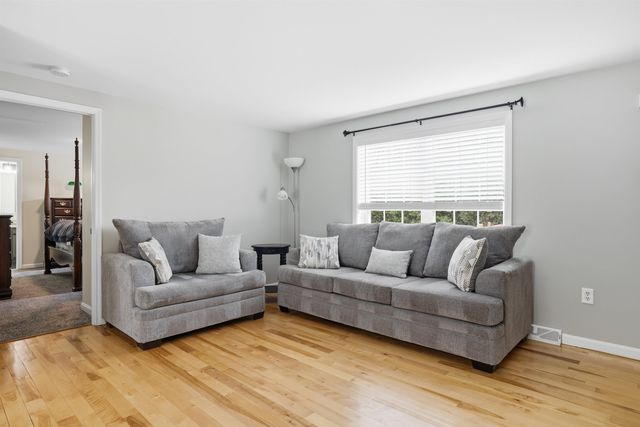 16 Shilah Drive, Derry, NH 03038