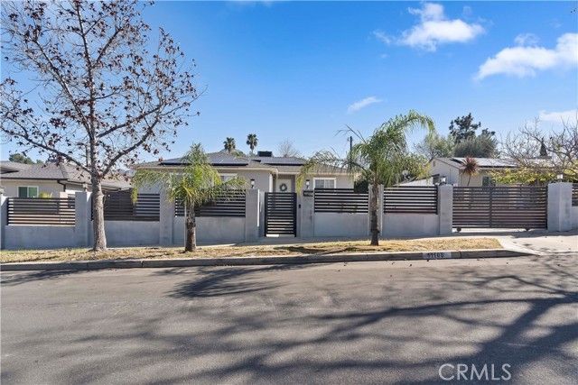 11108 Leolang Ave, Sunland (los Angeles), CA 91040