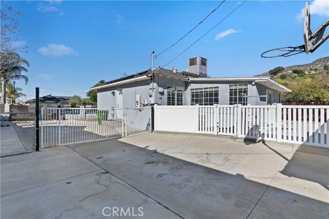 11108 Leolang Ave, Sunland (los Angeles), CA 91040