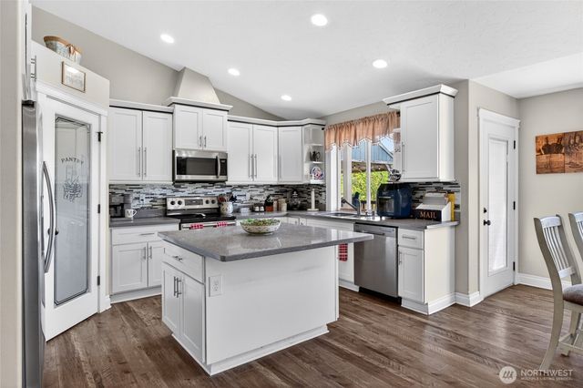 8949 Wilkensen Road SE, Yelm, WA 98597
