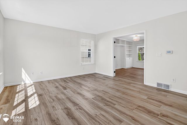 4469 Meadowlane Court, Burton, MI 48519