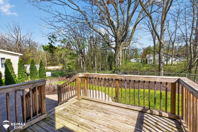 4469 Meadowlane Court, Burton, MI 48519