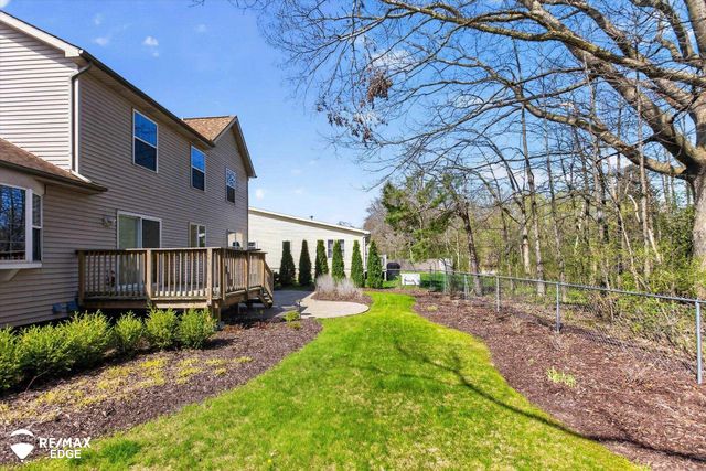 4469 Meadowlane Court, Burton, MI 48519